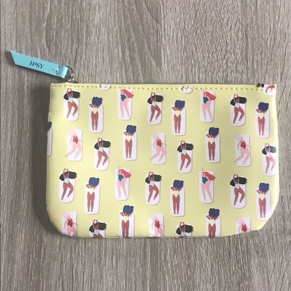 NEW … “IPSY” Cosmetic / Makeup Bag - Picture 1 of 3